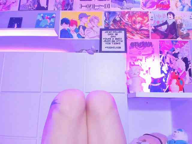 LolaMustaine webcam