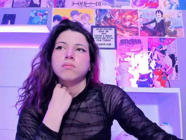 LolaMustaine webcam