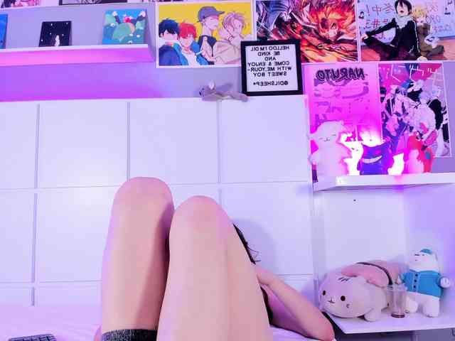 LolaMustaine webcam