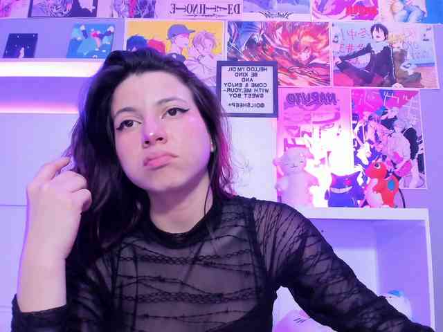 LolaMustaine webcam