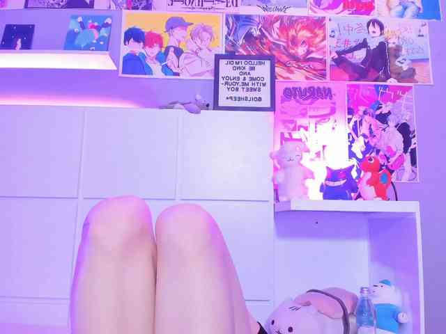 LolaMustaine webcam