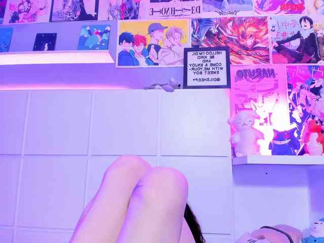 LolaMustaine webcam