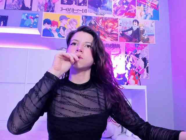 LolaMustaine webcam