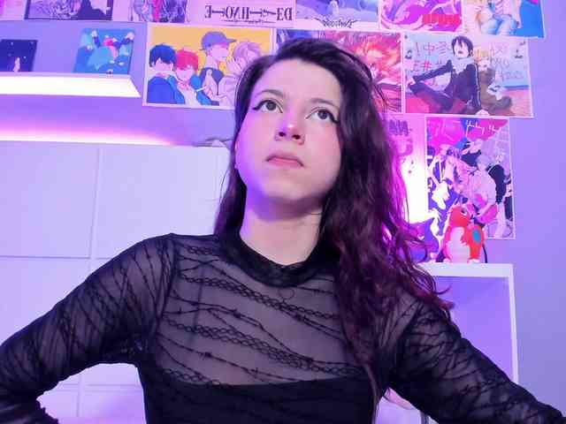 LolaMustaine webcam