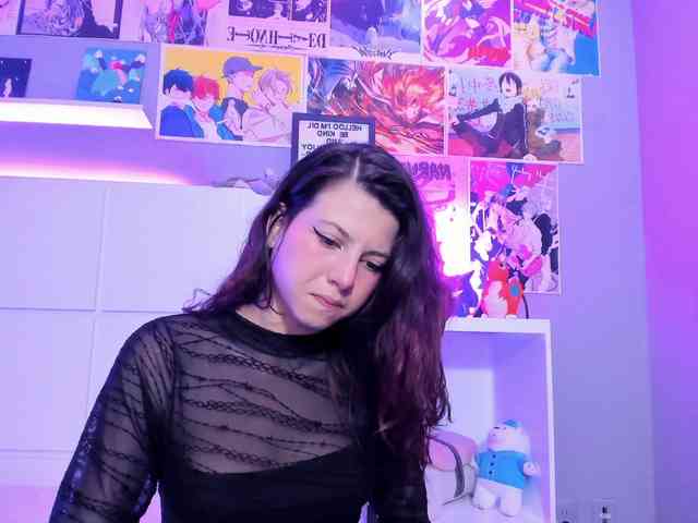 LolaMustaine webcam