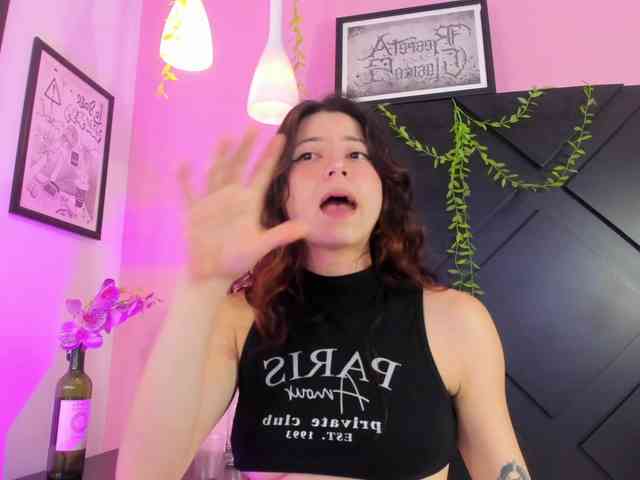 private live sex show LolaMustaine