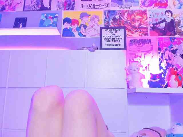 LolaMustaine webcam