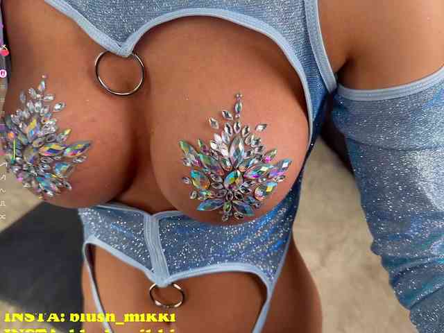 BlushMikki webcam