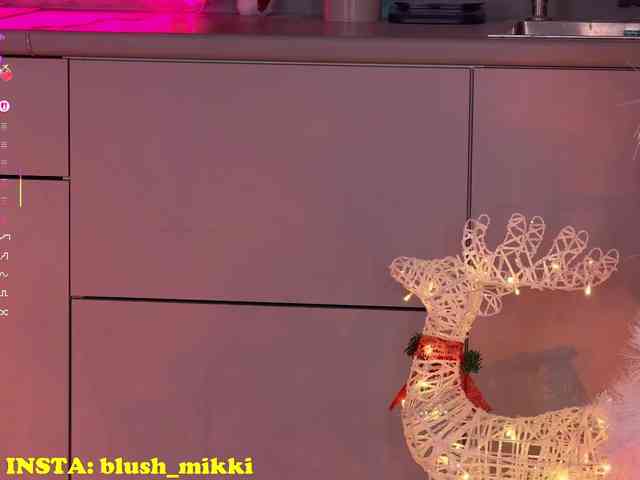 BlushMikki webcam