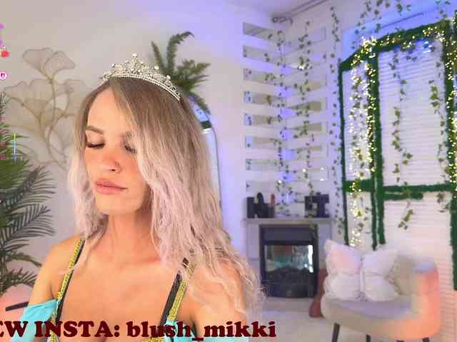 BlushMikki webcam