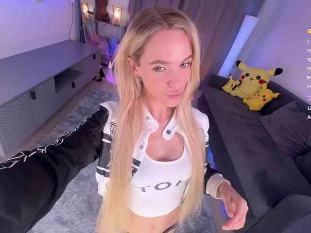 BlushMikki webcam