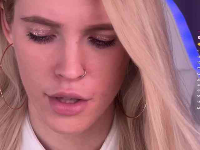 BlushMikki webcam