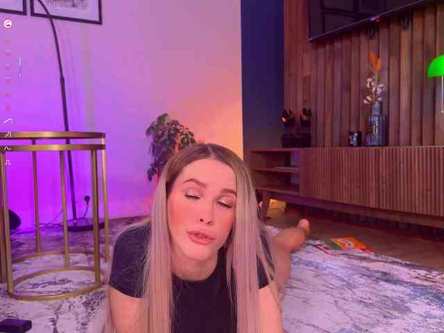 BlushMikki webcam