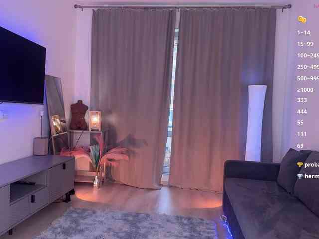 BlushMikki Live Webcam on BongaCams
