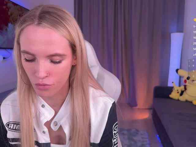 BlushMikki webcam