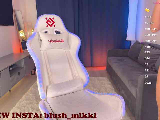 BlushMikki webcam