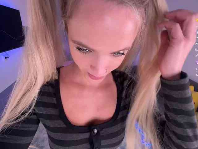 BlushMikki webcam