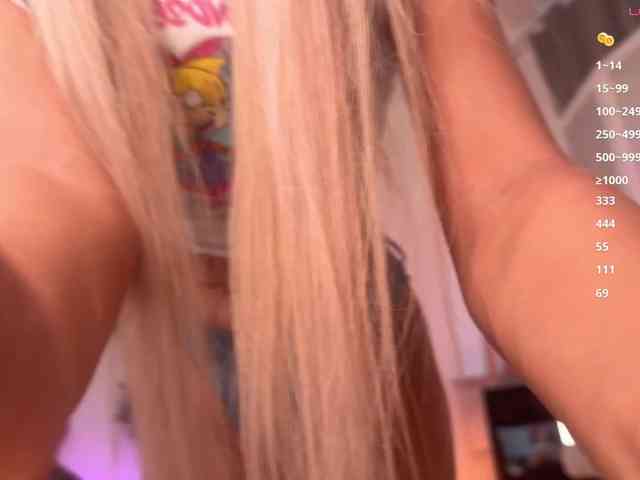 BlushMikki webcam