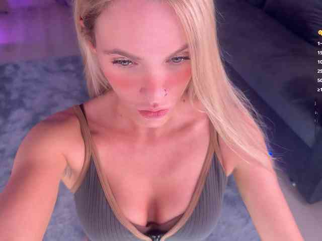 BlushMikki webcam