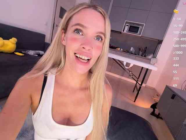 BlushMikki webcam