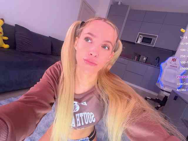 BlushMikki webcam