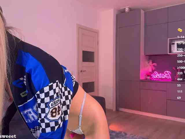 BlushMikki webcam