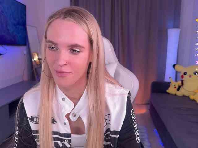 BlushMikki webcam
