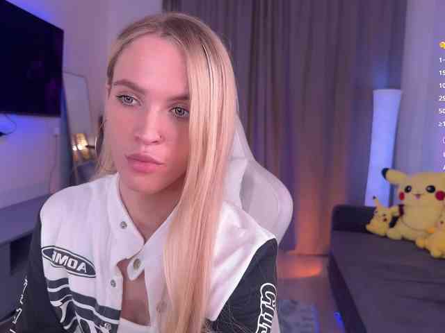 BlushMikki webcam