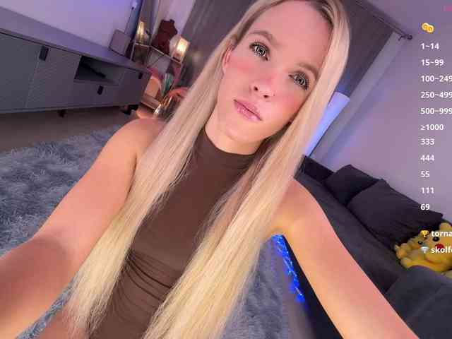 BlushMikki webcam
