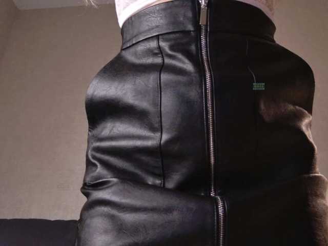 Avr0ria's BongaCams show and profile