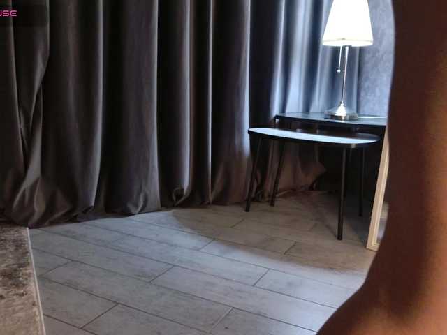 Avr0ria's BongaCams show and profile