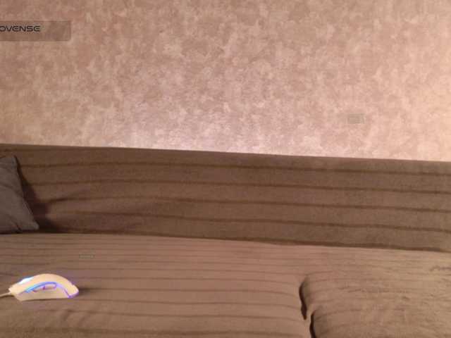 Avr0ria's BongaCams show and profile