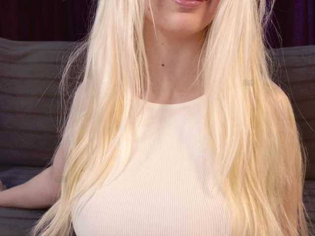 Avr0ria from BongaCams is Freechat