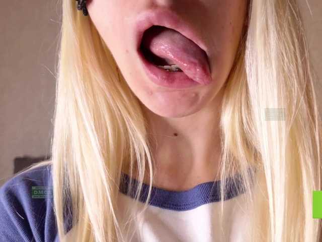 Discover Avr0ria's smoking hot live showcase for hypnotic beauty Avr0ria from BongaCams