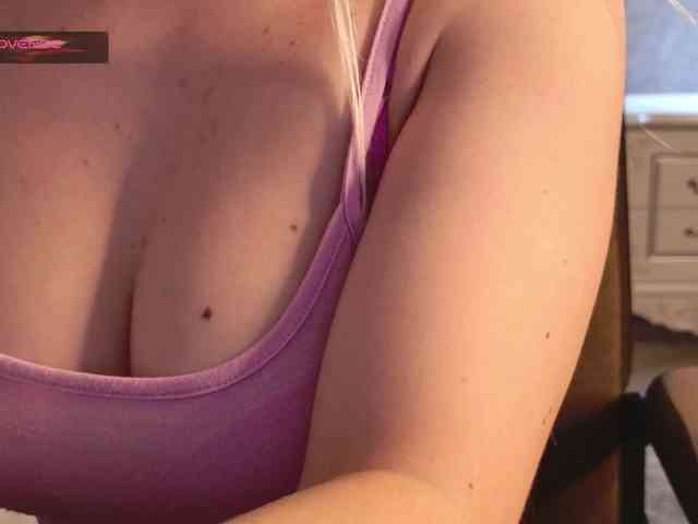 Avr0ria Live Webcam on BongaCams