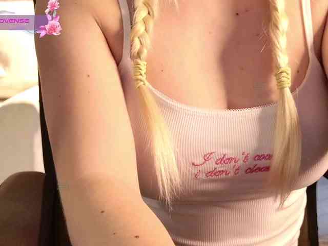 Avr0ria Live Webcam on BongaCams