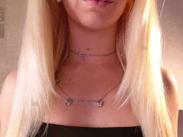 Avr0ria webcam