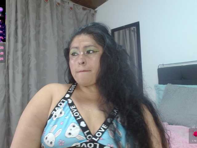 le modèle keyla01 est en webcam porno dans un show sur le site bongacams, il possède les tags suivants: Latino/Hispanic,Brunette,Trimmed