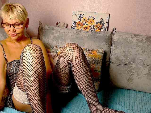 HellyFuckMe webcam