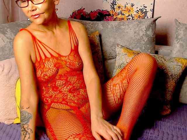 HellyFuckMe webcam