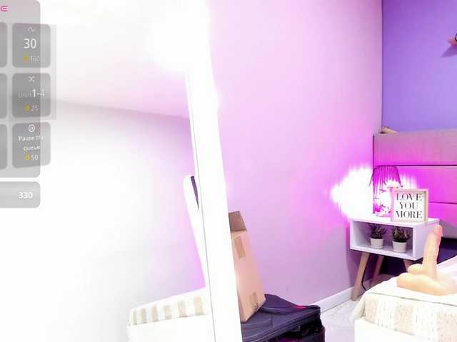  AshleyRobert chat room