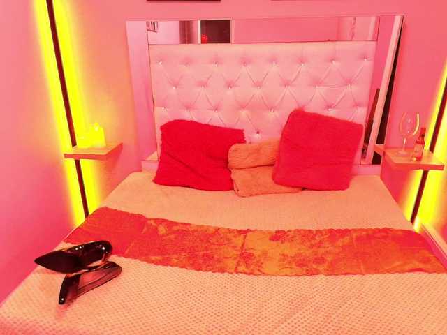 AshleyRobert's BongaCams show and profile