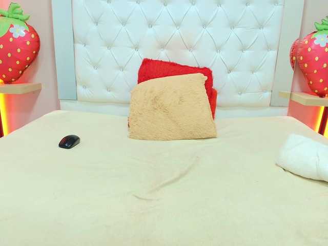 AshleyRobert's BongaCams show and profile