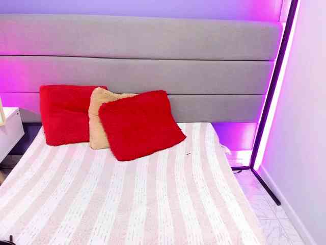 AshleyRobert AshleyRobert