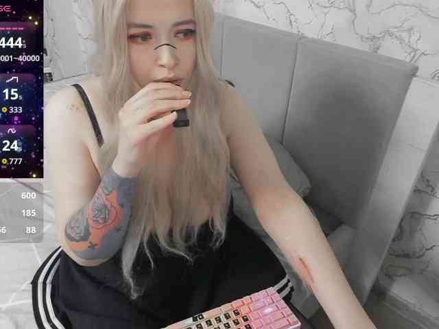 AlternativeGirl webcam