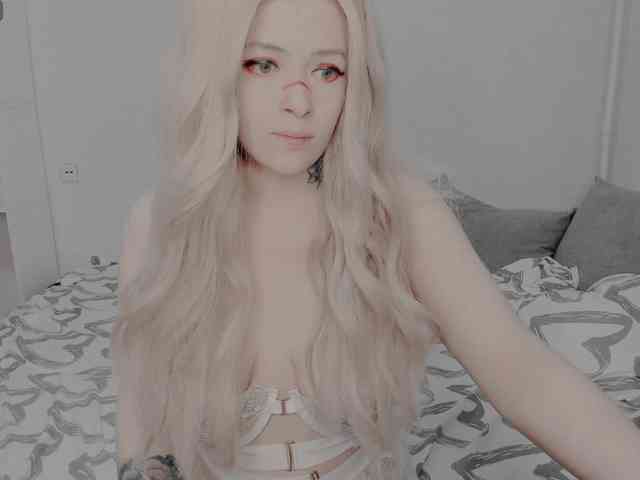 AlternativeGirl webcam