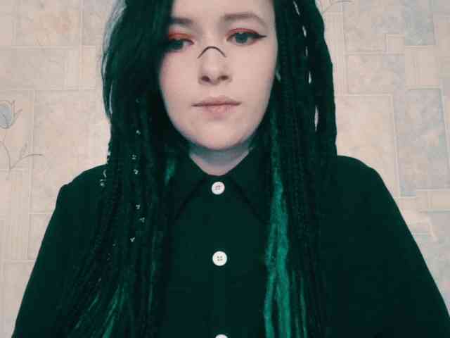 AlternativeGirl webcam