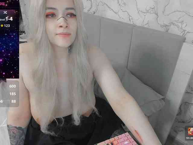 AlternativeGirl webcam