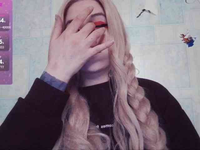 AlternativeGirl webcam