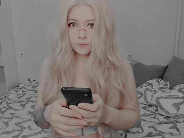 AlternativeGirl webcam